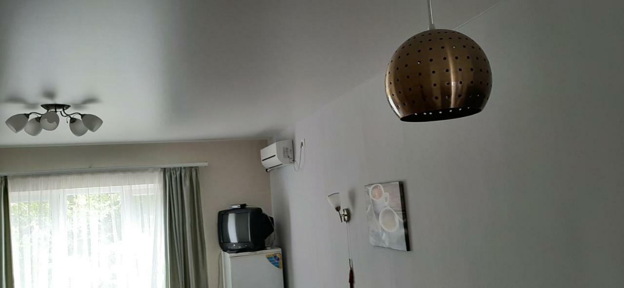 Звёздный Hotel Odessa Eksteriør billede