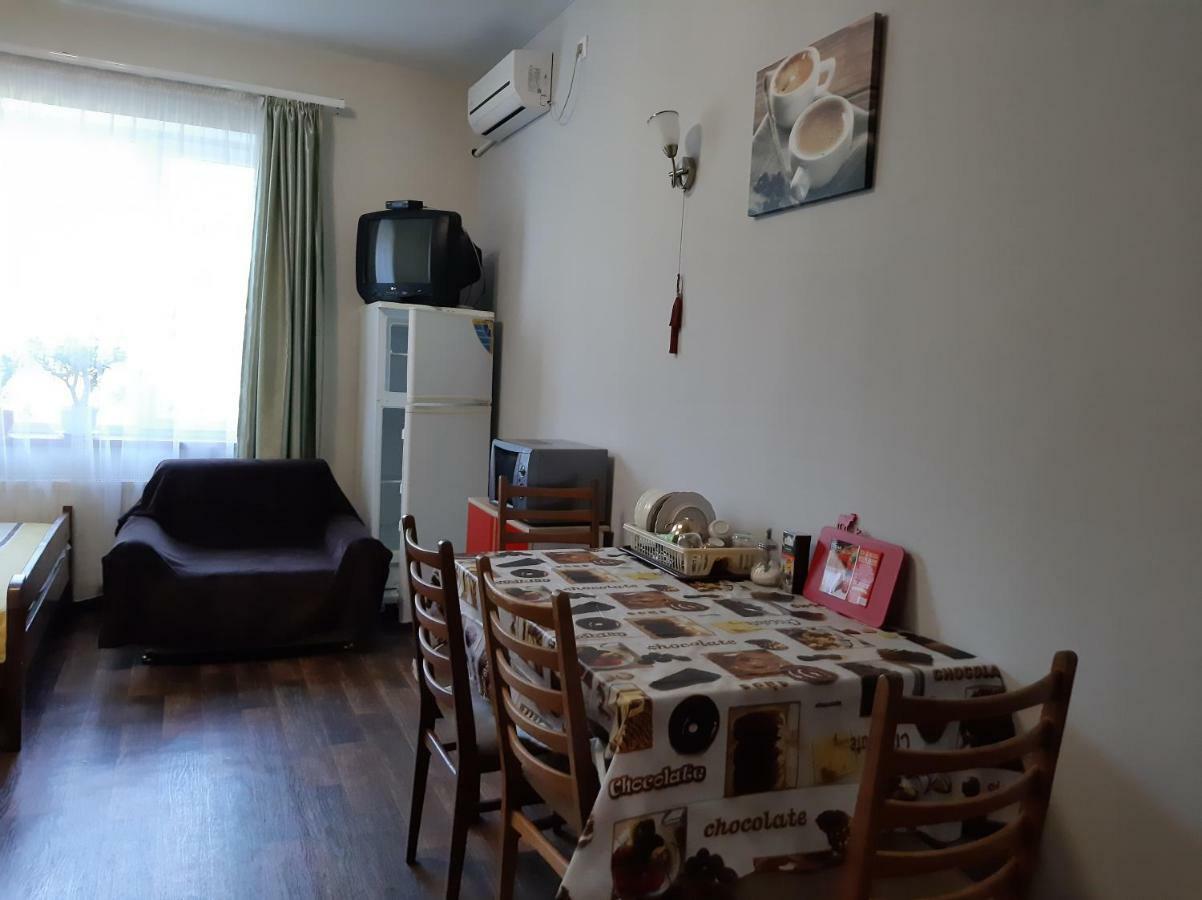 Звёздный Hotel Odessa Eksteriør billede
