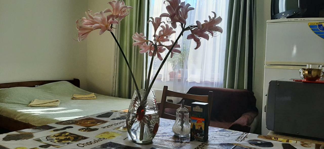 Звёздный Hotel Odessa Eksteriør billede